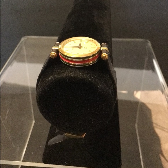 Gucci Vintage 1980s Stack Watch - Picture 2 of 9